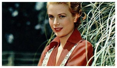 埃及漂亮明星,揭秘埃及影视界的美丽明星风采