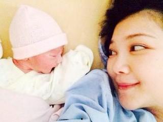 明星女儿 婴儿,明星女儿与婴儿的温馨瞬间